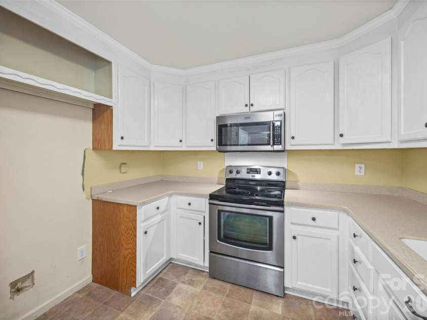 2006 Capstone Court, Rock Hill, SC 29732.  MLS# CAR4429608, YatesRealty ID 54433. 