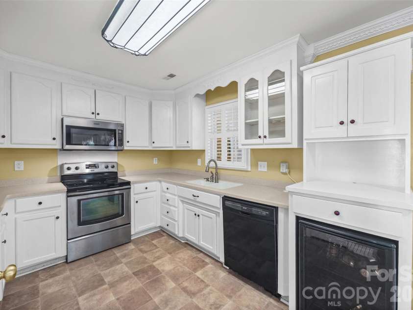 2006 Capstone Court, Rock Hill, SC 29732.  MLS# CAR4429608, YatesRealty ID 54433. 