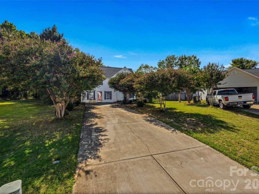 2006 Capstone Court, Rock Hill, SC 29732.  MLS# CAR4429608, YatesRealty ID 54433. 