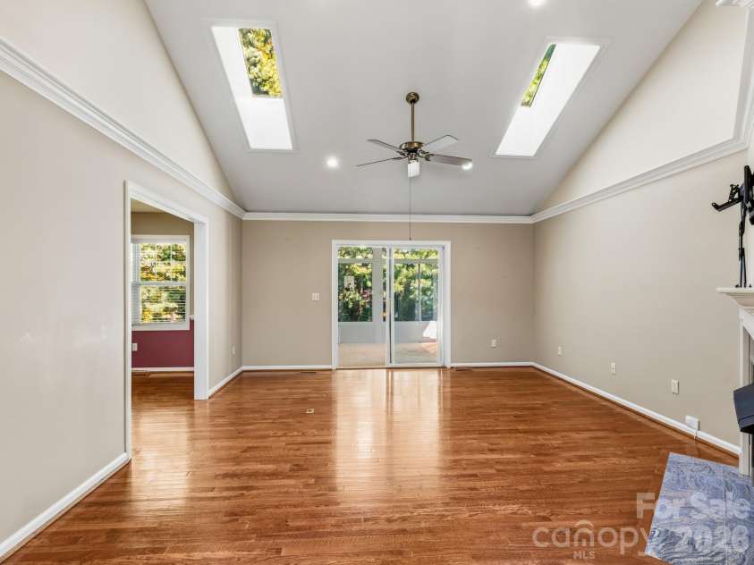 286 Charlestown Drive, Hendersonville, NC 28792.  MLS# CAR4396372, YatesRealty ID 54434. 