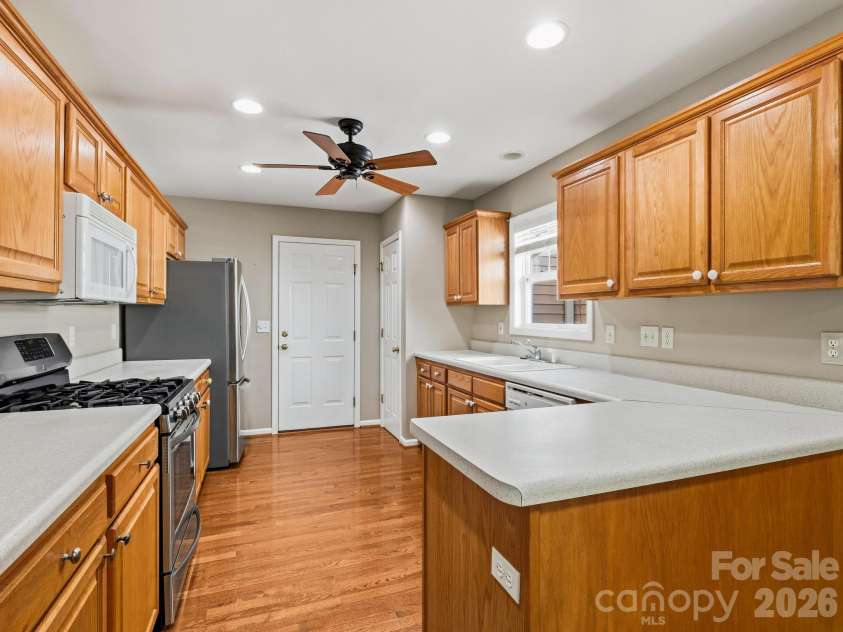286 Charlestown Drive, Hendersonville, NC 28792.  MLS# CAR4396372, YatesRealty ID 54434. 