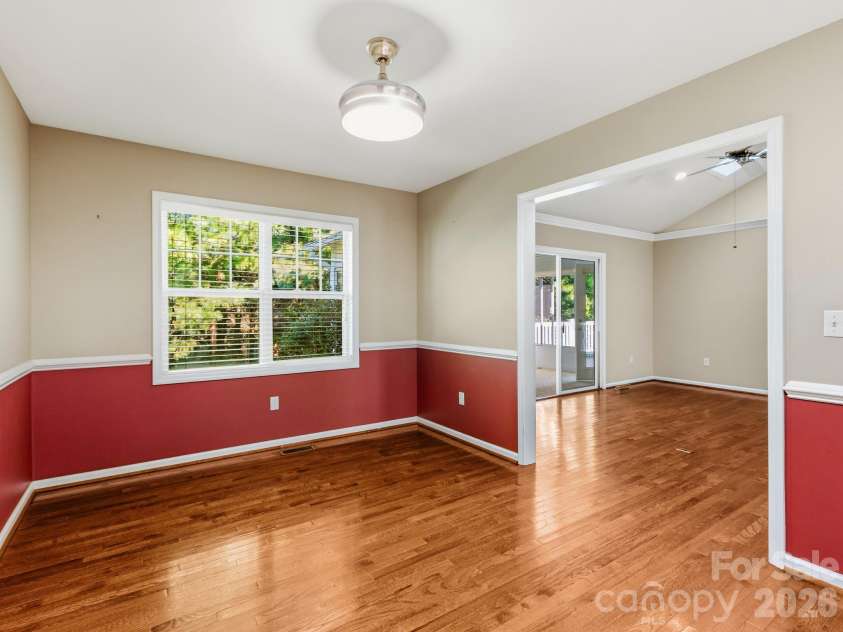 286 Charlestown Drive, Hendersonville, NC 28792.  MLS# CAR4396372, YatesRealty ID 54434. 