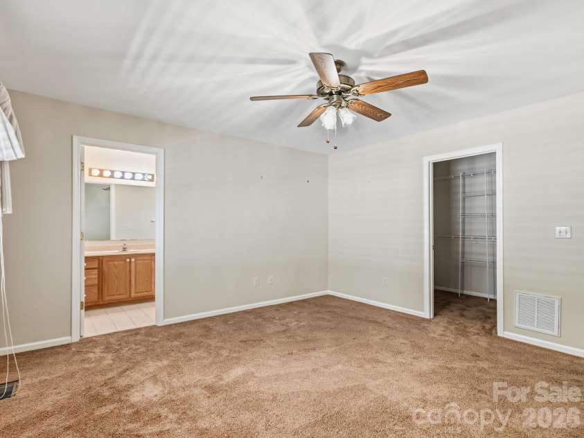 286 Charlestown Drive, Hendersonville, NC 28792.  MLS# CAR4396372, YatesRealty ID 54434. 