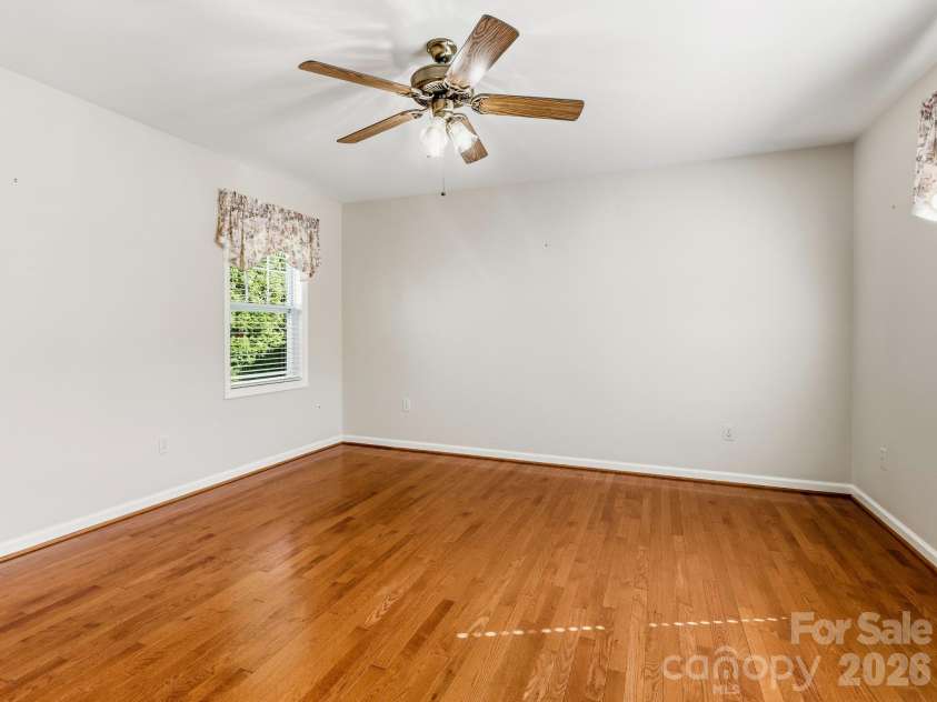 286 Charlestown Drive, Hendersonville, NC 28792.  MLS# CAR4396372, YatesRealty ID 54434. 