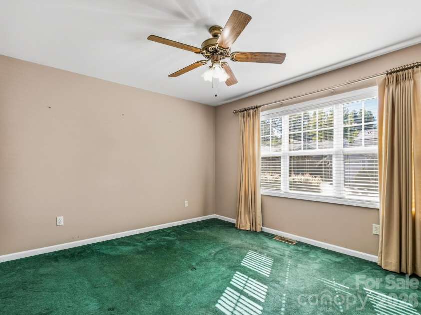 286 Charlestown Drive, Hendersonville, NC 28792.  MLS# CAR4396372, YatesRealty ID 54434. 