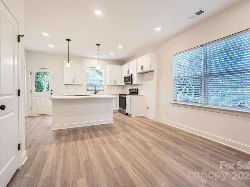 117 Mountain View Street, Gastonia, NC 28052.  MLS# CAR4232029, YatesRealty ID 5444. Dining area