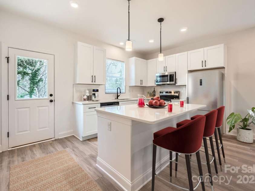 117 Mountain View Street, Gastonia, NC 28052.  MLS# CAR4232029, YatesRealty ID 5444. Kitchen