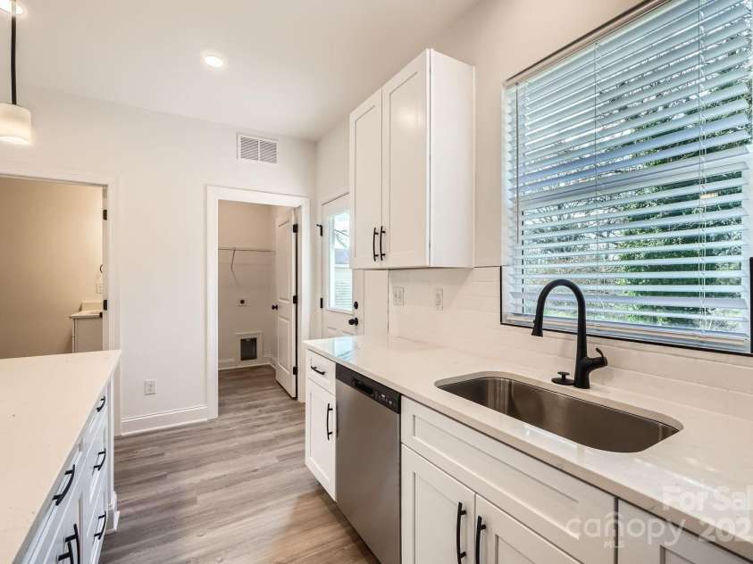 117 Mountain View Street, Gastonia, NC 28052.  MLS# CAR4232029, YatesRealty ID 5444. Kitchen