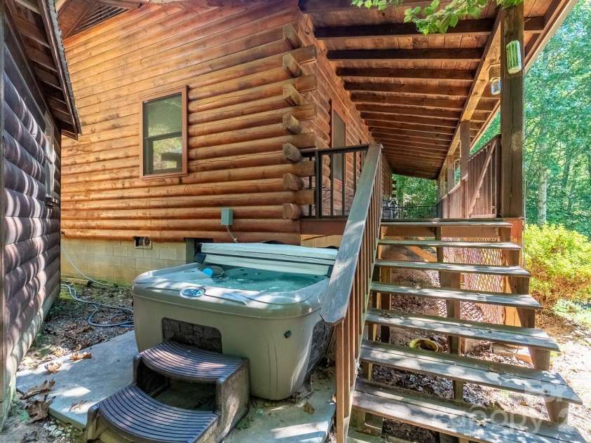 181 Seven Springs Road, Whittier, NC 28789.  MLS# CAR4430802, YatesRealty ID 54443. 