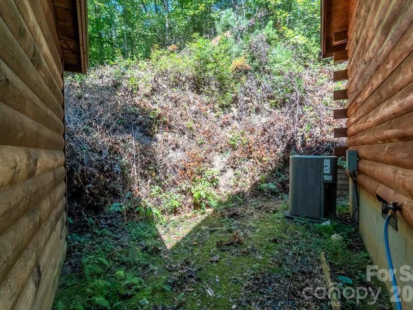 181 Seven Springs Road, Whittier, NC 28789.  MLS# CAR4430802, YatesRealty ID 54443. 
