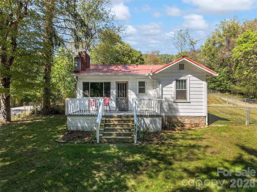 380 Morgan Branch Road, Candler, NC 28715.  MLS# CAR4430563, YatesRealty ID 54445. 