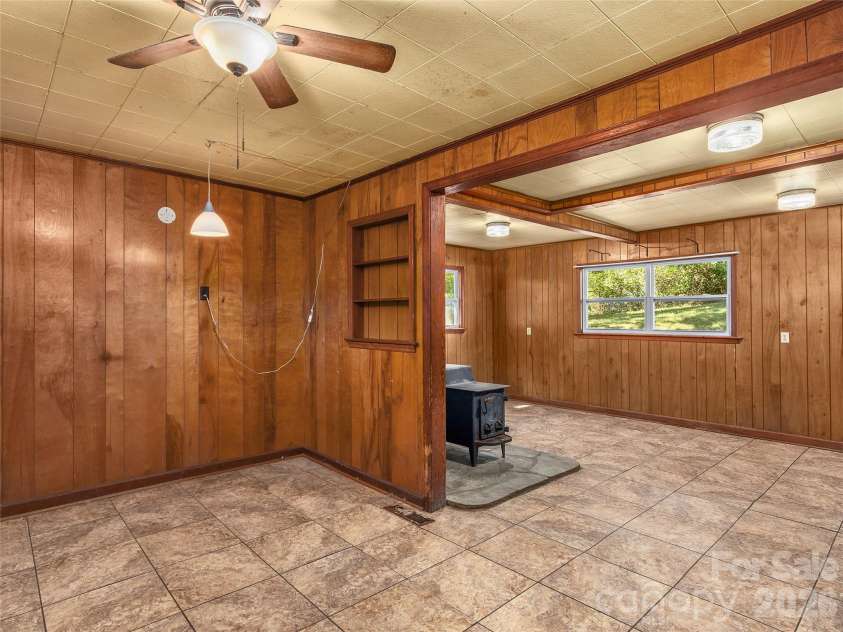 380 Morgan Branch Road, Candler, NC 28715.  MLS# CAR4430563, YatesRealty ID 54445. 