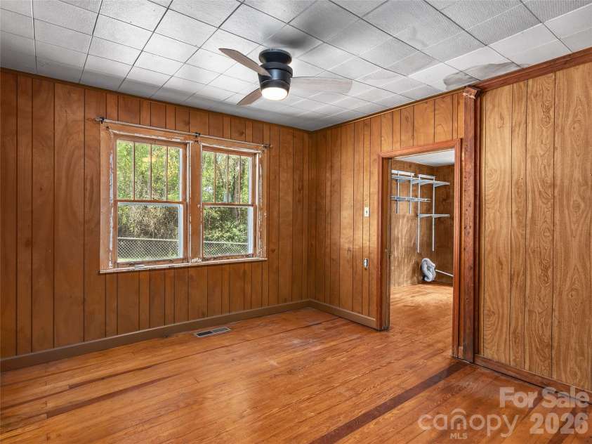 380 Morgan Branch Road, Candler, NC 28715.  MLS# CAR4430563, YatesRealty ID 54445. 
