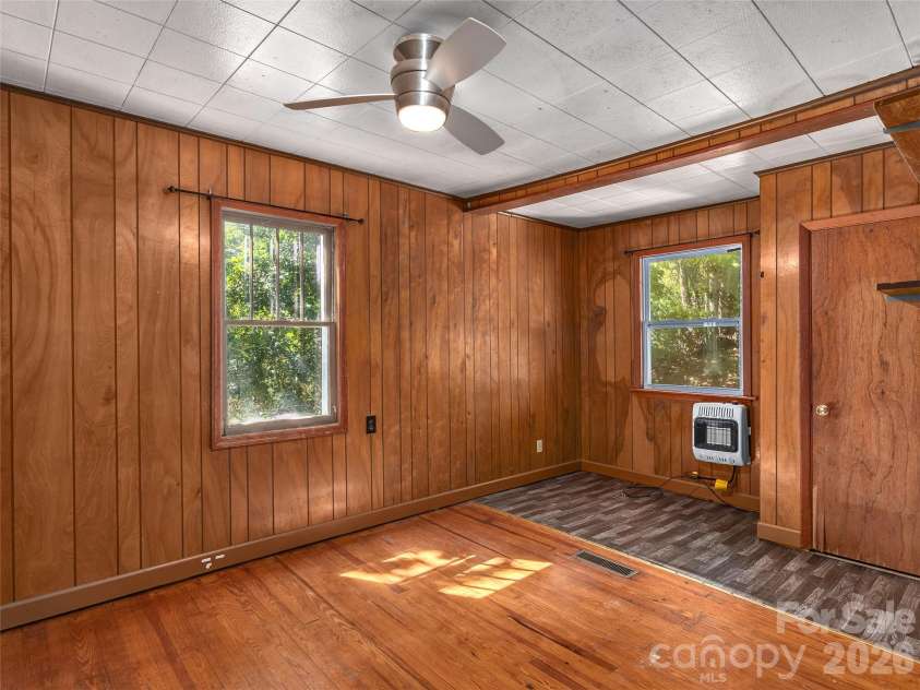 380 Morgan Branch Road, Candler, NC 28715.  MLS# CAR4430563, YatesRealty ID 54445. 