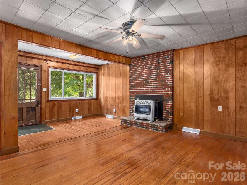 380 Morgan Branch Road, Candler, NC 28715.  MLS# CAR4430563, YatesRealty ID 54445. 
