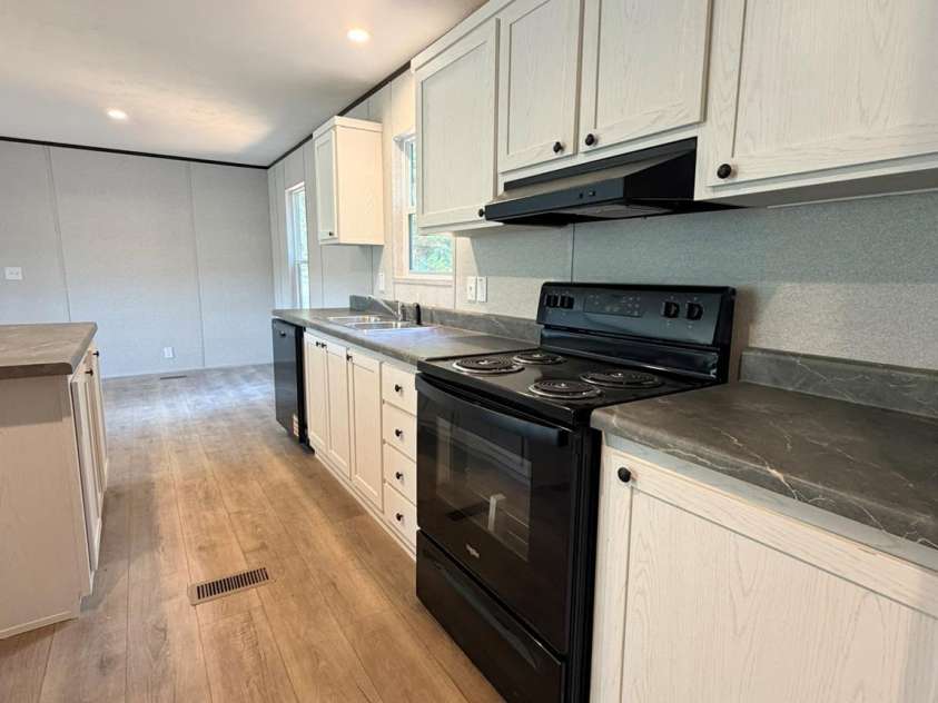 1066 Gold Mine Drive, Catawba, NC 28609.  MLS# CAR4430584, YatesRealty ID 54447. Kitchen