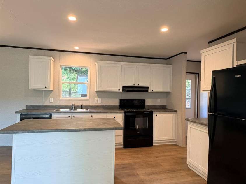 1066 Gold Mine Drive, Catawba, NC 28609.  MLS# CAR4430584, YatesRealty ID 54447. Kitchen