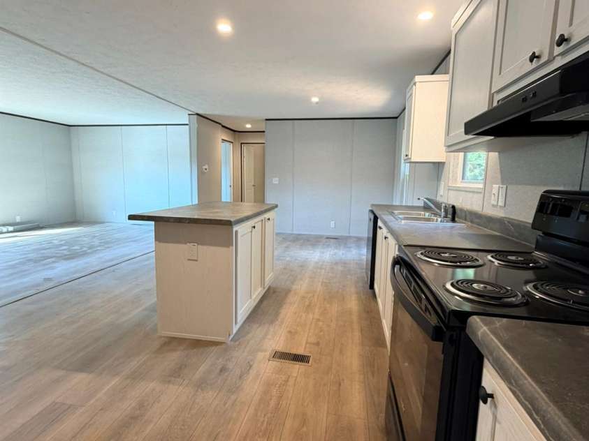 1066 Gold Mine Drive, Catawba, NC 28609.  MLS# CAR4430584, YatesRealty ID 54447. Kitchen