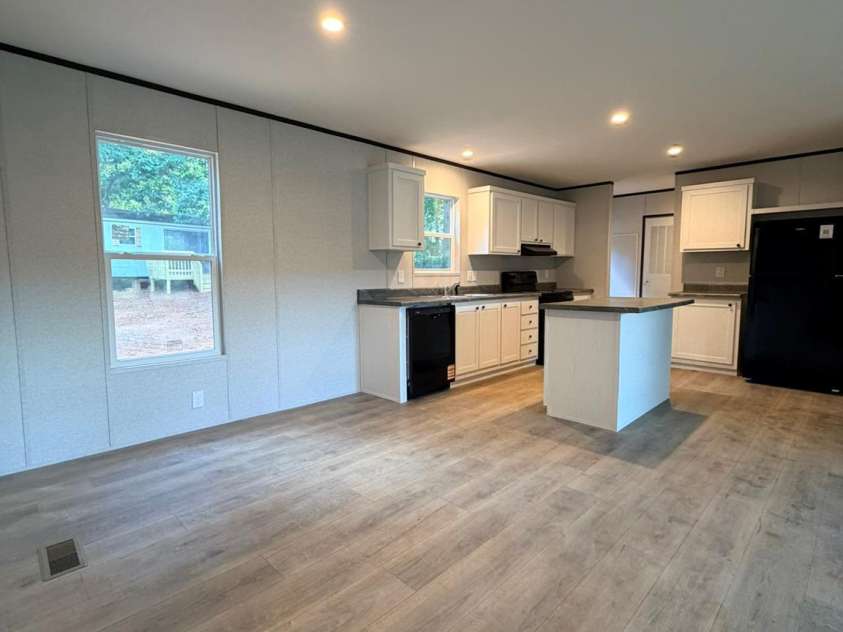 1066 Gold Mine Drive, Catawba, NC 28609.  MLS# CAR4430584, YatesRealty ID 54447. Kitchen/Dining