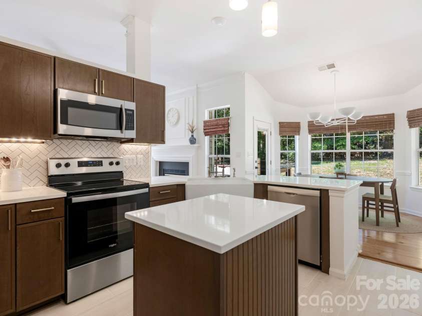 4415 Highcroft Lane, Charlotte, NC 28269.  MLS# CAR4430634, YatesRealty ID 54449. Kitchen