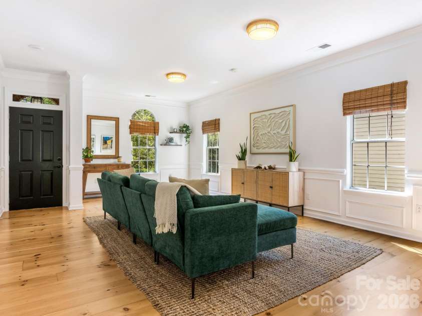 4415 Highcroft Lane, Charlotte, NC 28269.  MLS# CAR4430634, YatesRealty ID 54449. Living Room