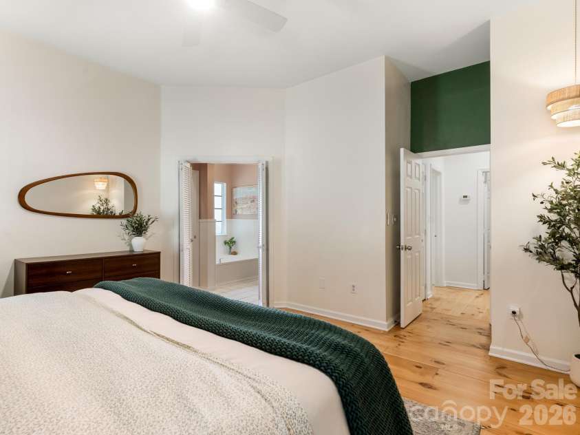 4415 Highcroft Lane, Charlotte, NC 28269.  MLS# CAR4430634, YatesRealty ID 54449. Primary Bedroom