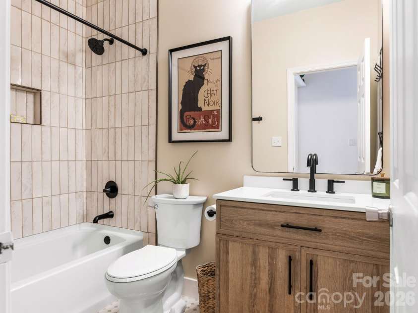 4415 Highcroft Lane, Charlotte, NC 28269.  MLS# CAR4430634, YatesRealty ID 54449. Secondary Bathroom