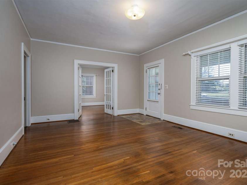 634 Carolina Avenue, Gastonia, NC 28052.  MLS# CAR4233492, YatesRealty ID 5445. 