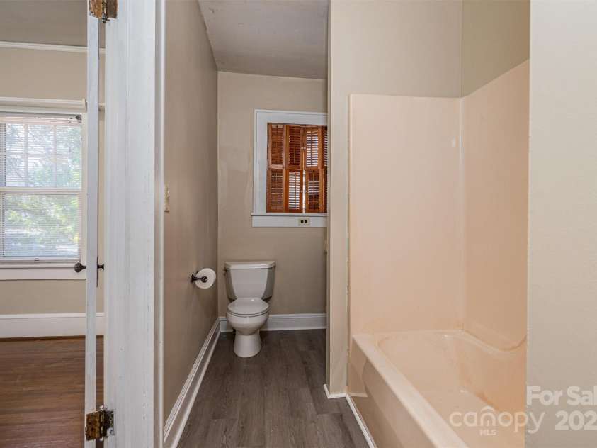 634 Carolina Avenue, Gastonia, NC 28052.  MLS# CAR4233492, YatesRealty ID 5445. 