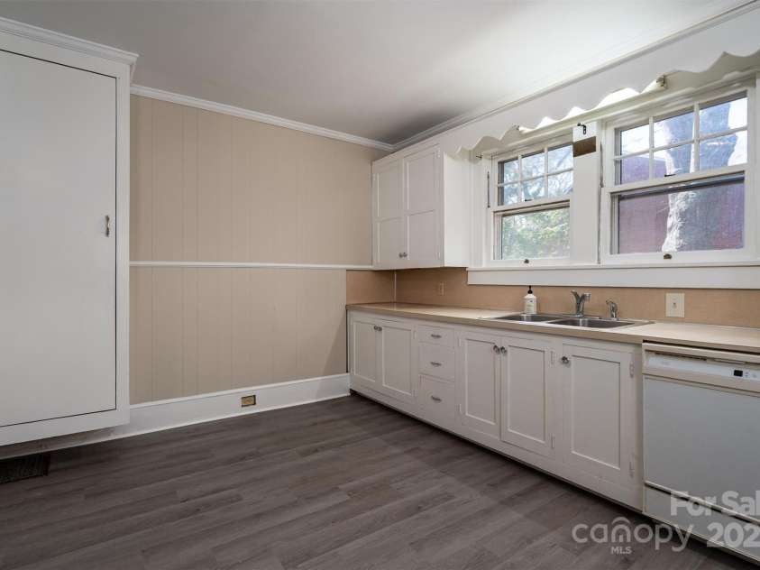 634 Carolina Avenue, Gastonia, NC 28052.  MLS# CAR4233492, YatesRealty ID 5445. 