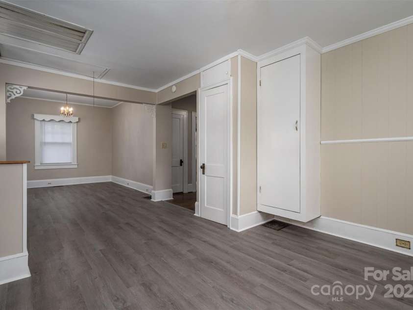 634 Carolina Avenue, Gastonia, NC 28052.  MLS# CAR4233492, YatesRealty ID 5445. 