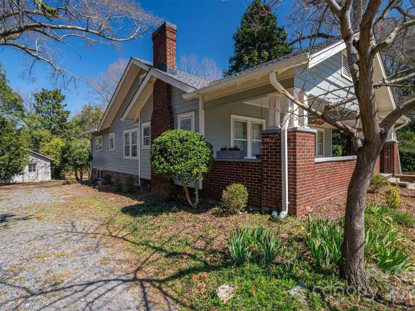 634 Carolina Avenue, Gastonia, NC 28052.  MLS# CAR4233492, YatesRealty ID 5445. 
