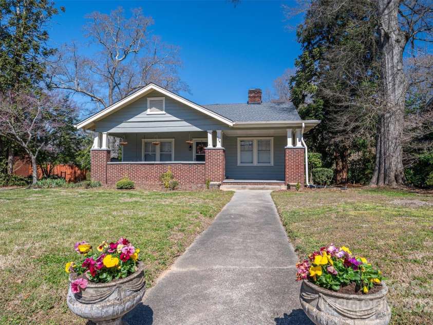634 Carolina Avenue, Gastonia, NC 28052.  MLS# CAR4233492, YatesRealty ID 5445. 