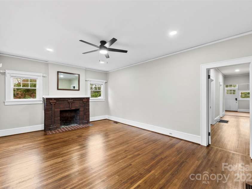 634 Carolina Avenue, Gastonia, NC 28052.  MLS# CAR4328870, YatesRealty ID 5445. 