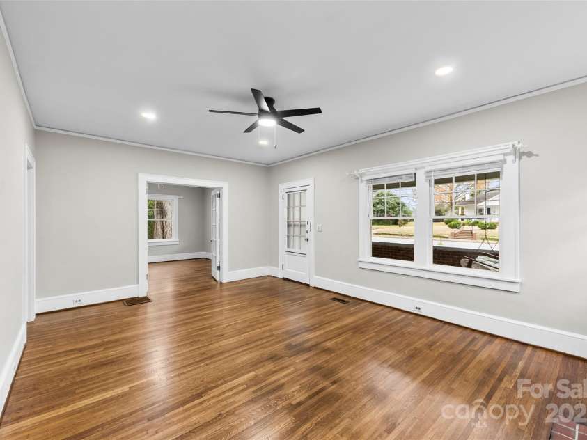 634 Carolina Avenue, Gastonia, NC 28052.  MLS# CAR4328870, YatesRealty ID 5445. 