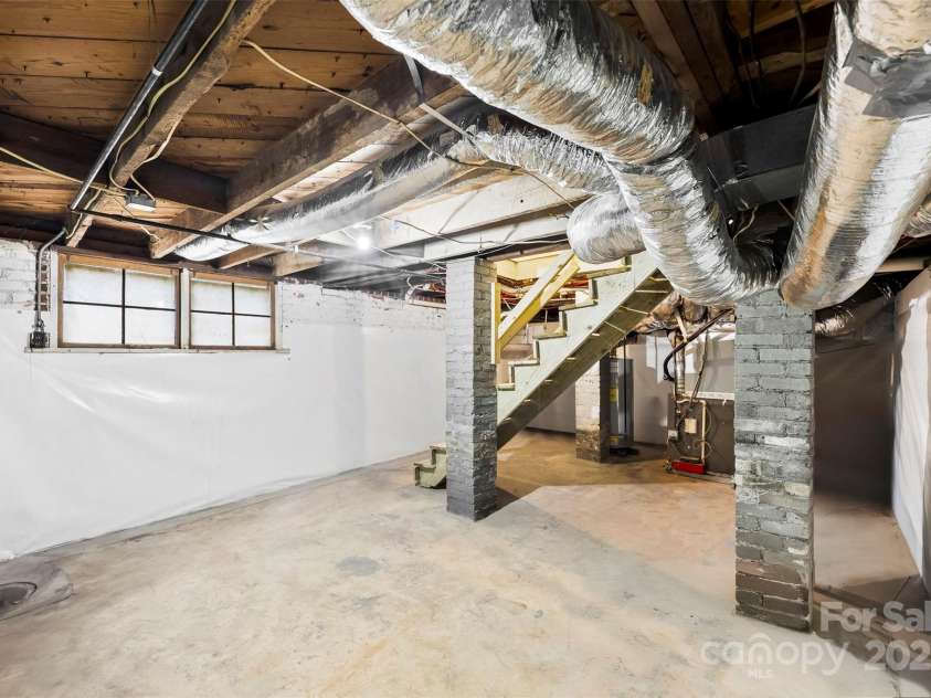 634 Carolina Avenue, Gastonia, NC 28052.  MLS# CAR4328870, YatesRealty ID 5445. 