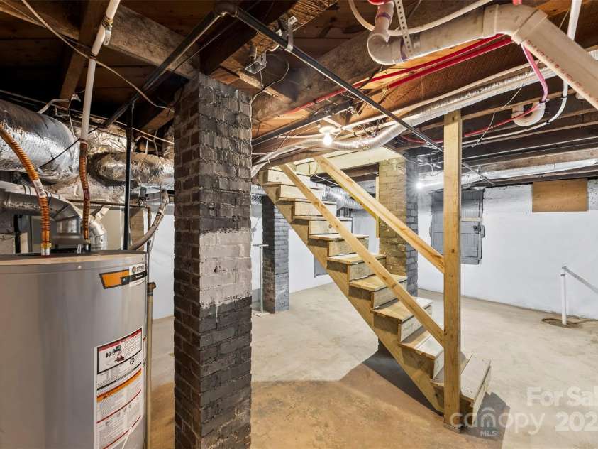 634 Carolina Avenue, Gastonia, NC 28052.  MLS# CAR4328870, YatesRealty ID 5445. 