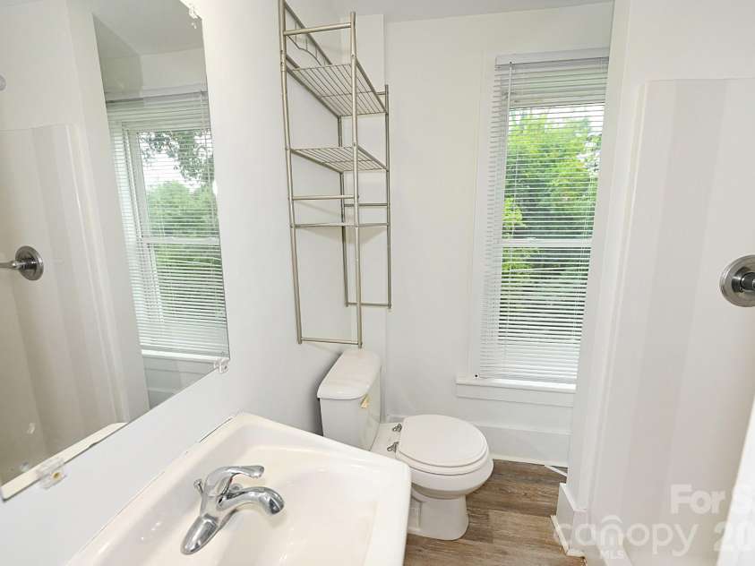 755 2nd Avenue, Hickory, NC 28602.  MLS# CAR4429303, YatesRealty ID 54450. 