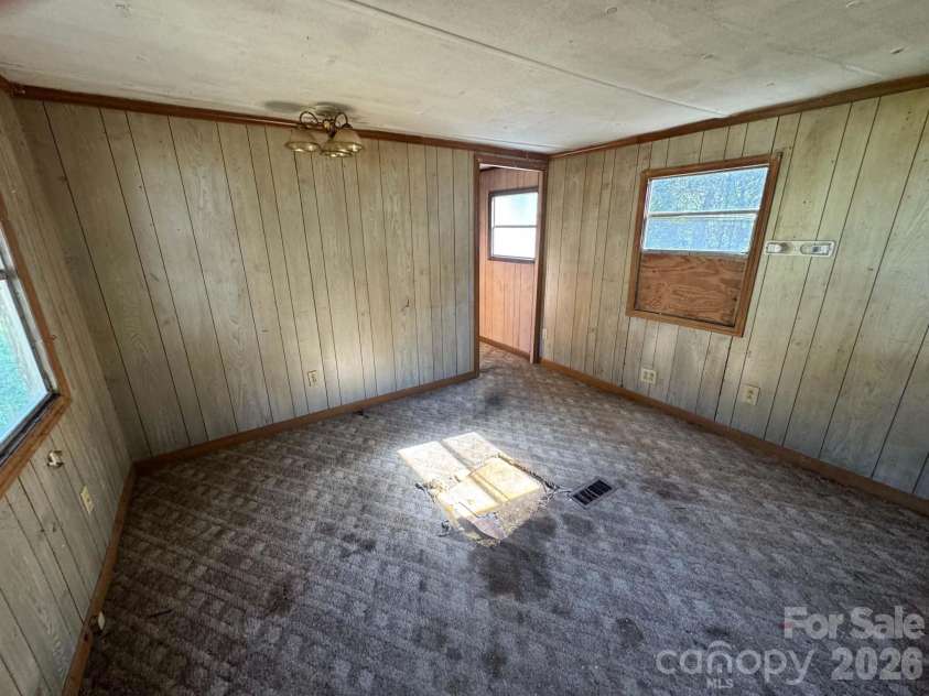 118 Hamlet Place, Ronda, NC 28670.  MLS# CAR4430845, YatesRealty ID 54451. 