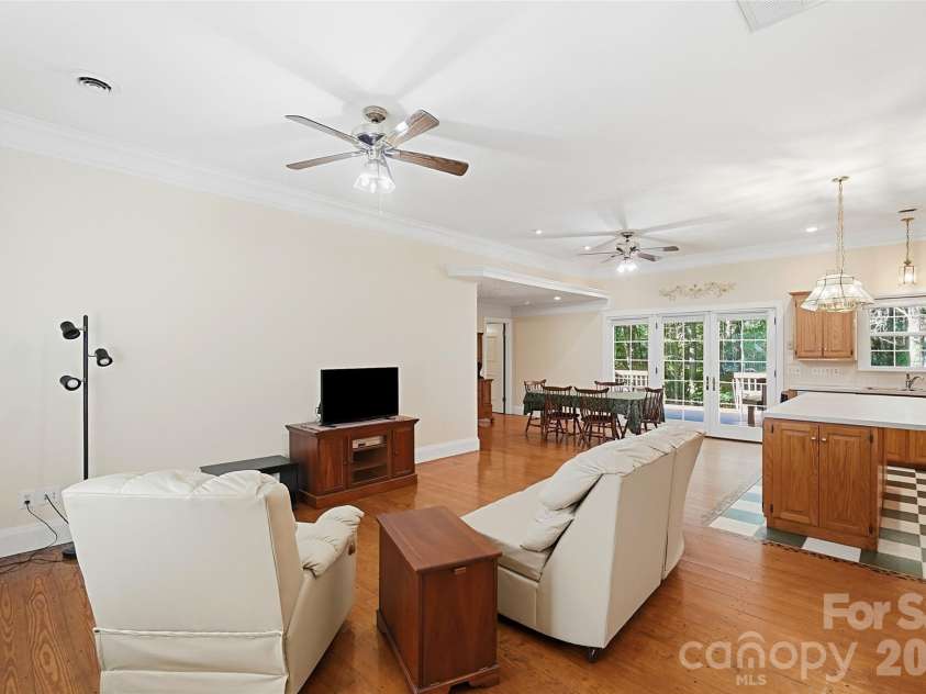 8004 Agape Lane, Waxhaw, NC 28173.  MLS# CAR4430325, YatesRealty ID 54452. 