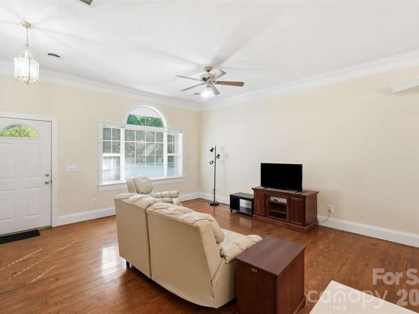 8004 Agape Lane, Waxhaw, NC 28173.  MLS# CAR4430325, YatesRealty ID 54452. 