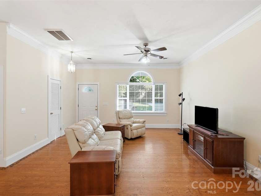 8004 Agape Lane, Waxhaw, NC 28173.  MLS# CAR4430325, YatesRealty ID 54452. 