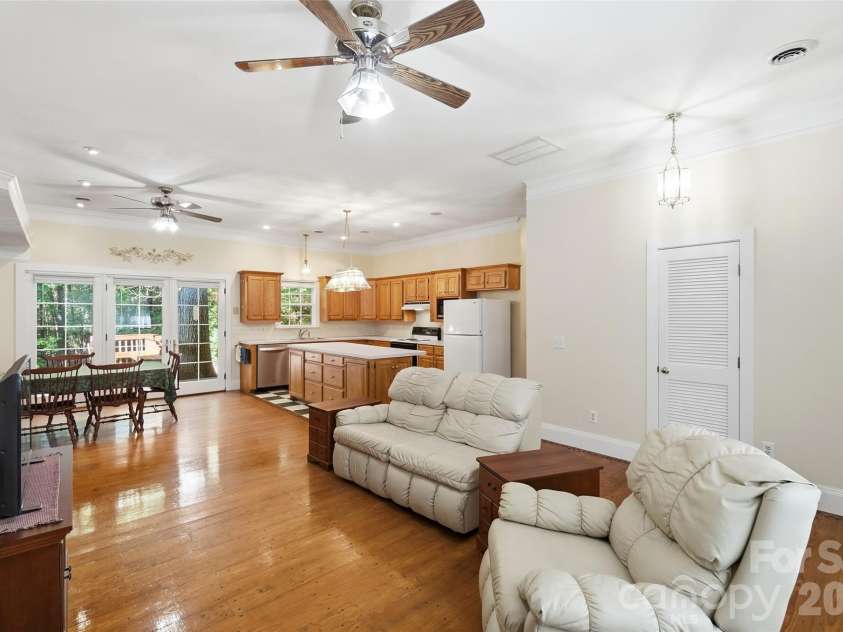 8004 Agape Lane, Waxhaw, NC 28173.  MLS# CAR4430325, YatesRealty ID 54452. 