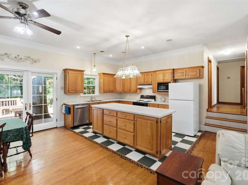 8004 Agape Lane, Waxhaw, NC 28173.  MLS# CAR4430325, YatesRealty ID 54452. 