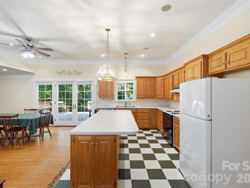 8004 Agape Lane, Waxhaw, NC 28173.  MLS# CAR4430325, YatesRealty ID 54452. 