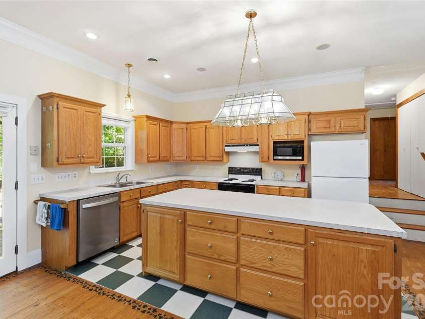 8004 Agape Lane, Waxhaw, NC 28173.  MLS# CAR4430325, YatesRealty ID 54452. 