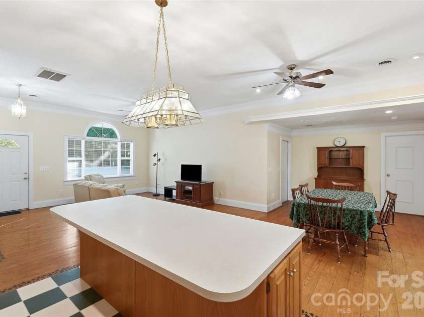 8004 Agape Lane, Waxhaw, NC 28173.  MLS# CAR4430325, YatesRealty ID 54452. 