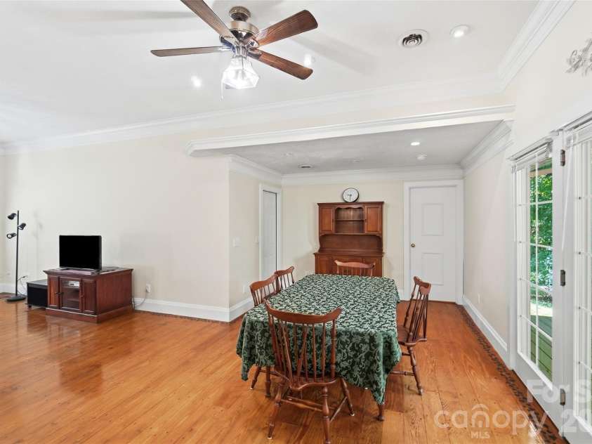 8004 Agape Lane, Waxhaw, NC 28173.  MLS# CAR4430325, YatesRealty ID 54452. 