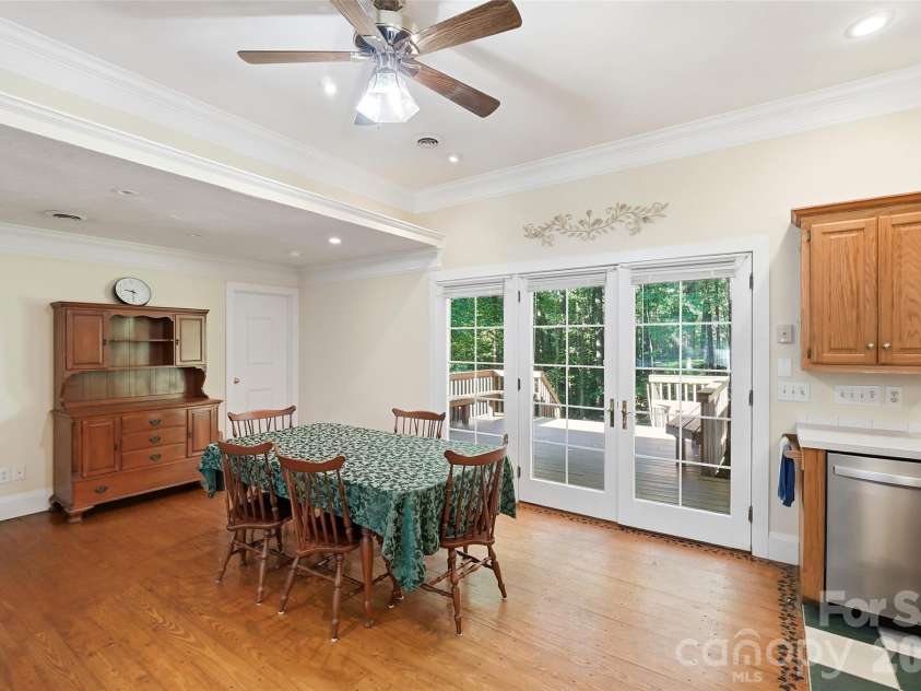 8004 Agape Lane, Waxhaw, NC 28173.  MLS# CAR4430325, YatesRealty ID 54452. 
