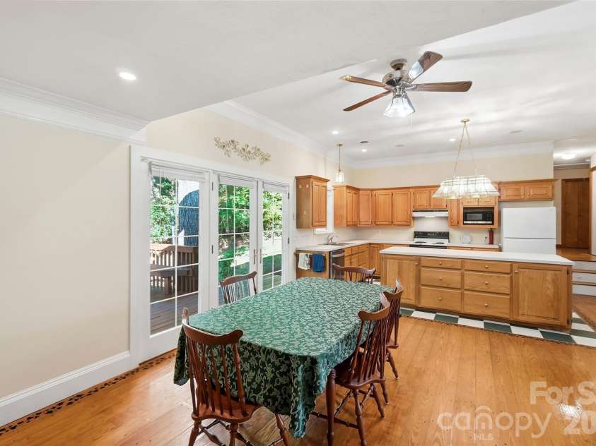 8004 Agape Lane, Waxhaw, NC 28173.  MLS# CAR4430325, YatesRealty ID 54452. 